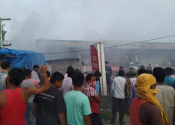 Clothes, sarees worth lakhs gutted as fire breaks out at saree centre in Bhadrak