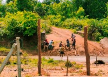 Fed up with admin apathy, villagers in Angul district contemplate leaving their village