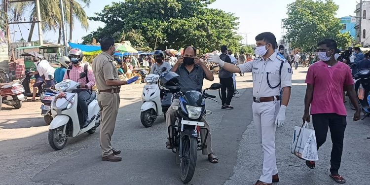 Massive violations of lockdown norms in Ganjam