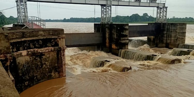 Baitarani flows above danger level, Bhadrak district residents fear floods  