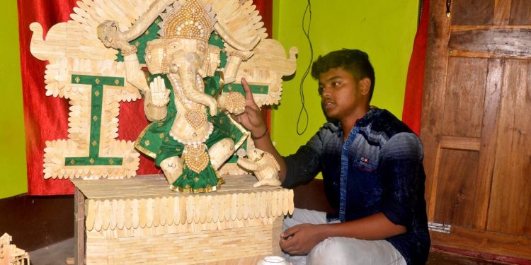 Ganesha idol with ice-cream sticks 19-YO Puri boy eyes place in Asia Book of Records