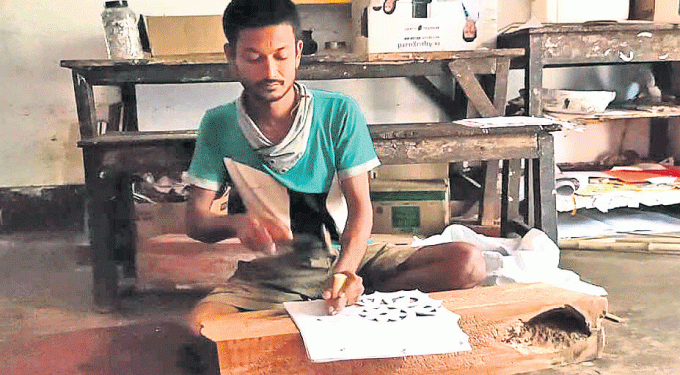 Pandemic hits puja tableau artisans hard in Odisha 