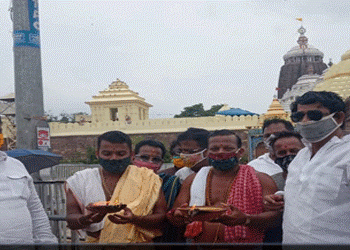 Puri district’s BJP unit offers prayer at Jagannath Temple for Home Minister Amit Shah’s speedy recovery