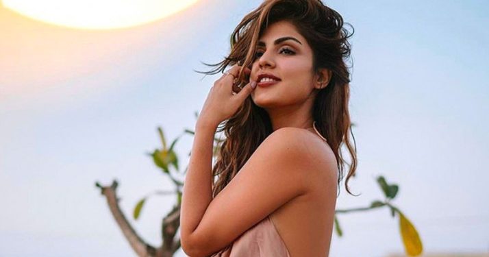 Rhea Chakraborty captured snapping at paparazzi