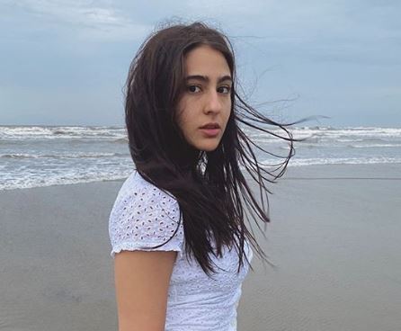 Sara Ali Khan reveals her Monday morning mood; see pics