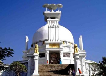 1,500 tourists visit Dhauli Shanti Stupa in Bhubaneswar 