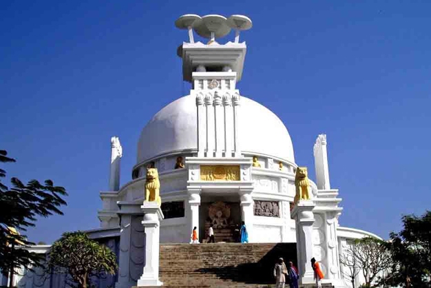 1,500 tourists visit Dhauli Shanti Stupa in Bhubaneswar 