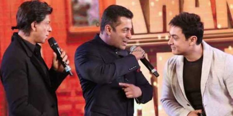 SRK, Salman, Aamir share stage in Riyadh, fans hope for film