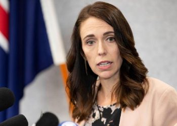 Jacinda Ardern eyes majority as New Zealand heads to polls