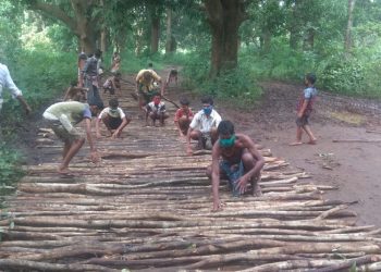 Sankrida villagers of Angul district slam administration for failure to build a proper road 