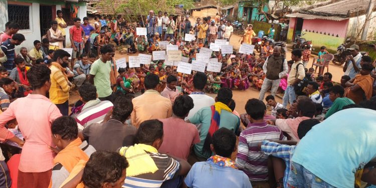Villagers in Malkangiri take up cudgels against Maoists