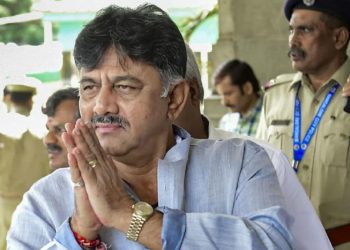 Congress comes in support of Shivakumar post CBI raid