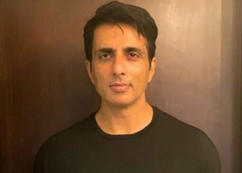 This is the reason why Sonu Sood’s idol is featuring prominently in a Durga puja pandal in Kolkata: Read on for details