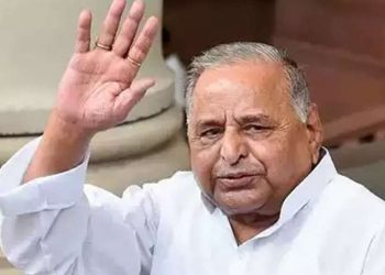 Mulayam, Azam in SP star campaigner list, Jaya missing