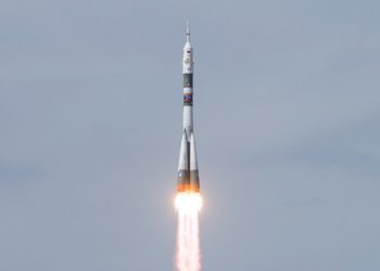 Soyuz rocket launches 3 astronauts to space station