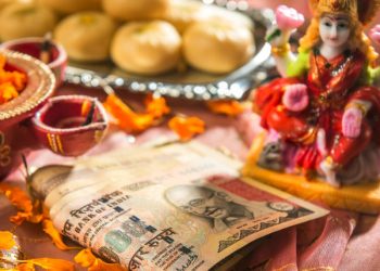 Try these easy tricks on Diwali to get rid of all money related problems