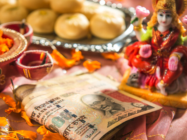 Try these easy tricks on Diwali to get rid of all money related problems