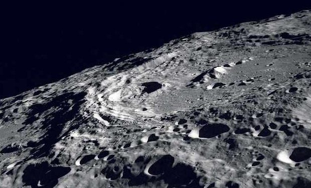 China's Chang'e-5 probe prepares to land on moon