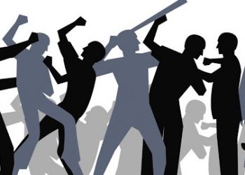 Bizarre! Robbers, villagers engage in group clash; four injured