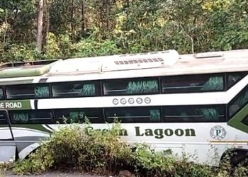 Close shave for 40 passengers as bus skids off road at Kanjipani Ghati in Keonjhar