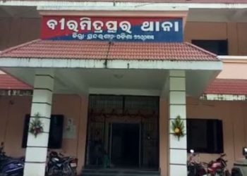 Irate villagers gherao police station over alleged custodial death in Sundargarh