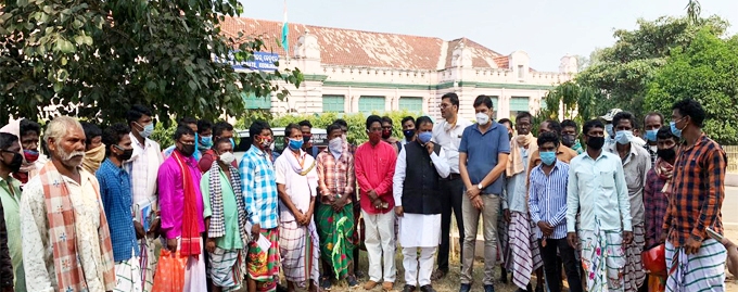 Keonjhar district residents ask collector to prevent religious conversions in their villages  