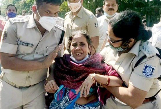 Woman, son attempt self-immolation in front of Odisha Assembly