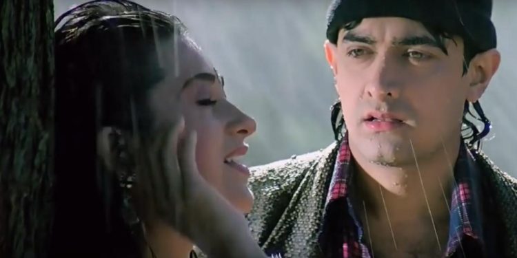 Karisma Kapoor was shivering during the kissing scene in 'Raja Hindustani'