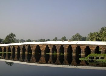 Historical Atharanala Bridge in Puri closed