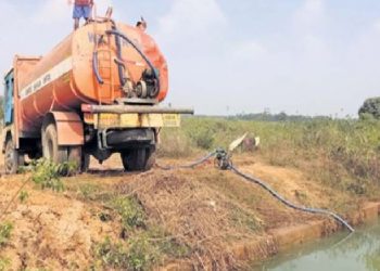 Nabarangpur farmers fume over contractor using canal water in road construction