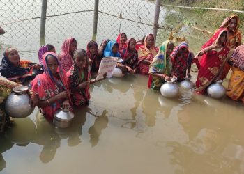 Women oppose Kharasrota drinking water project