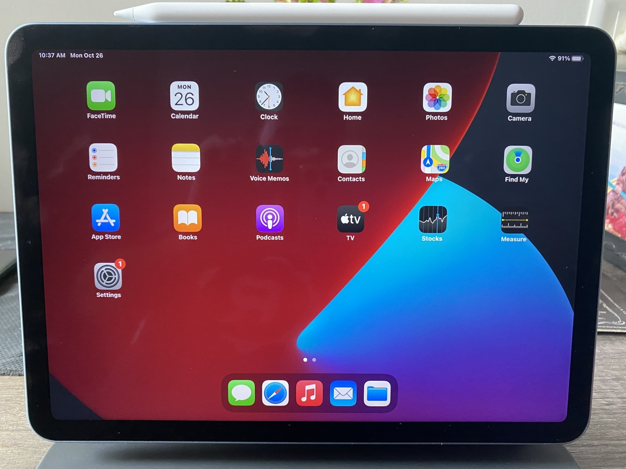 Here’s when Apple iPad with OLED display will hit the stores; read here
