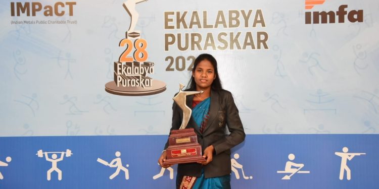 Hockey star Namita Toppo honored ‘Ekalabya Puraskar’