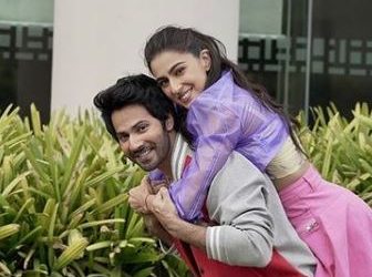 Ranveer Singh, Varun Dhawan hilariously troll Sara Ali Khan