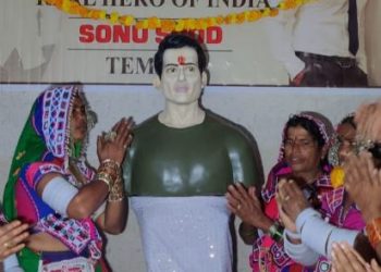 Fans dedicate temple to superhero Sonu Sood