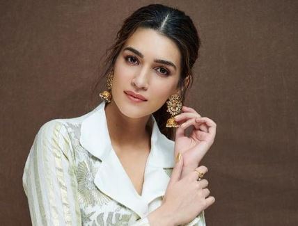 Actress Kriti Sanon confirms she is COVID-19 positive on social media