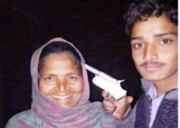 UP: Youth poses with gun at his mother's head, arrested