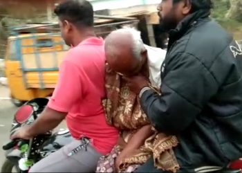 Disrespect to dead Kin carries man’s body on motorcycle in Ganjam district