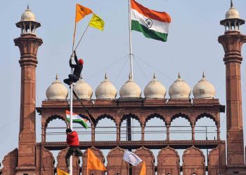 Flag hoisting