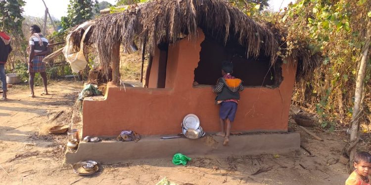 Odisha People of this tribe burn their ‘Lal Bungalow’ if touched by outsiders