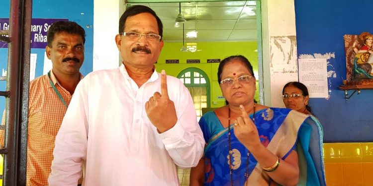 Shripad Naik and his wife
