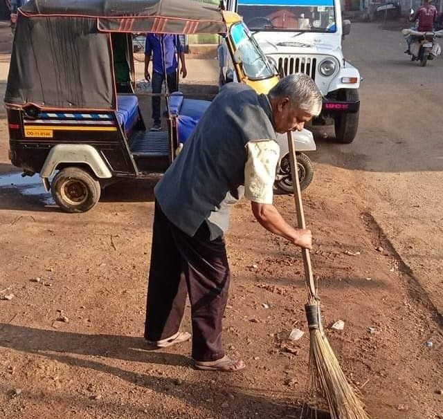 This Mayurbhanj businessman dons scavenger’s hat for a cause