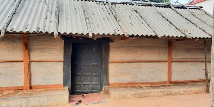 Wood houses still in demand in Daringbadi