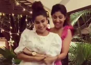 Watch: Shilpa and Shamita Shetty go retro with 'Badan pe sitaare'