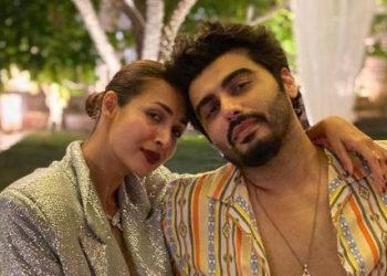 Malaika Shares photo with beau Arjun Kapoor; take a look