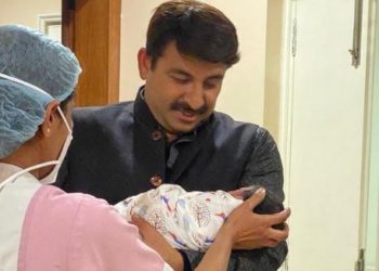 Actor turned politician Manoj Tiwari welcomes baby girl