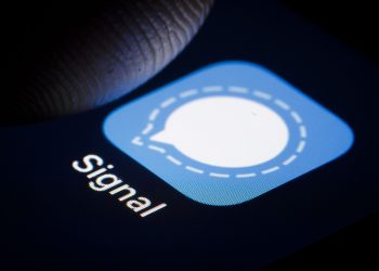 Signal app goes down amid peak user traffic