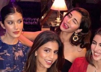 Suhana Khan parties with BFFs Ananya Panday, Shanaya Kapoor, Navya Naveli Nanda