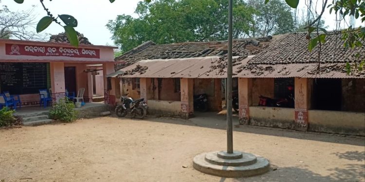 Established in 1959, this Kalahandi high school wallows in neglect