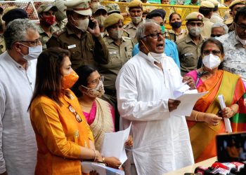 Trinamool MP Saugata Roy said that there should be ‘unbiased investigation’ and the poll panel should decide on it.